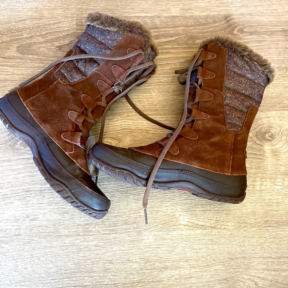 Women’s North Face boots